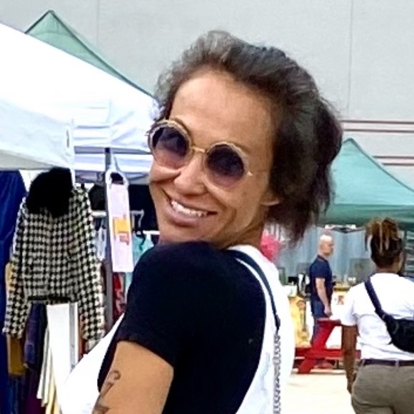 Chloe Sunglasses - Picture 3 of 3